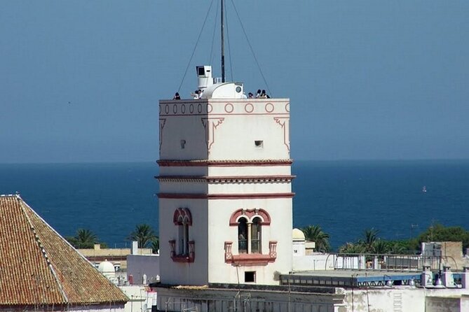 2 Hours Tour around Cádiz: History, anecdotes and curiosities - Stop 3: Cádiz Cathedral facade, plus the construction story