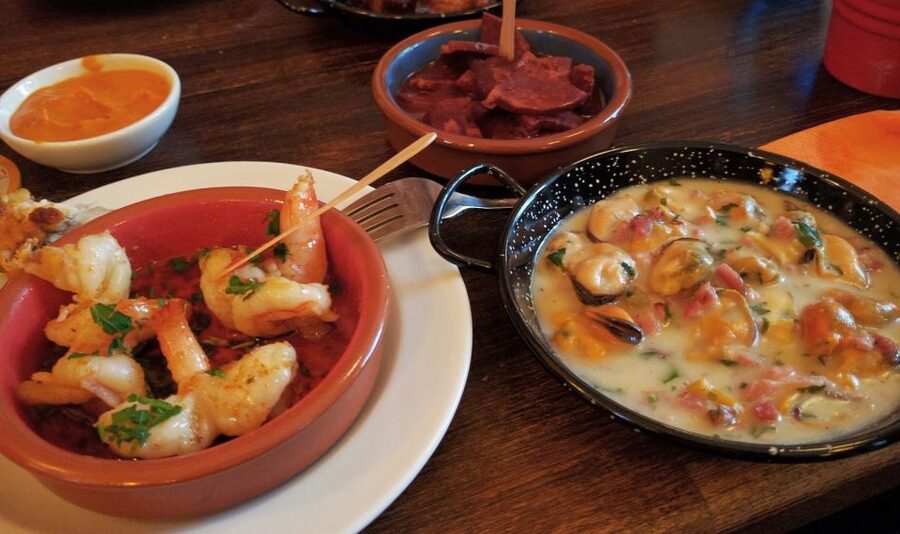 3-Hour Tapas Tour in Triana, Sevilla's Vibrant Neighborhood - Triana Street Stories: Flamenco Roots and the Pottery-and-Tile Connection