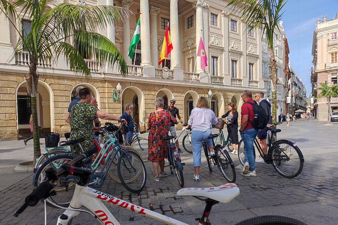 A private stroll cycling around Cádiz + bike rental - Stop 1 to Stop 3: Plaza de España, Alameda Apodaca, and Park Genovés