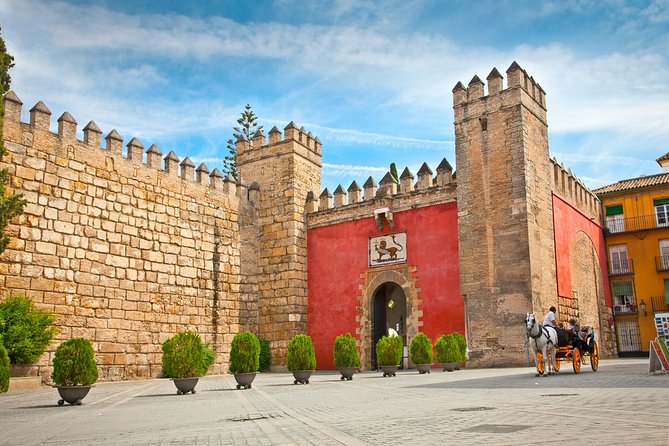 Alcazar, Cathedral and Giralda Guided Tour with Priority Tickets - Torre Giralda: Moorish Roots and One of the Best Views in Seville