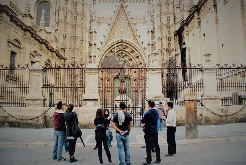 Alcazar & Cathedral of Seville Exclusive Group max. 9 guests - Seville Cathedral and Giralda: the art, the symbols, and the climb