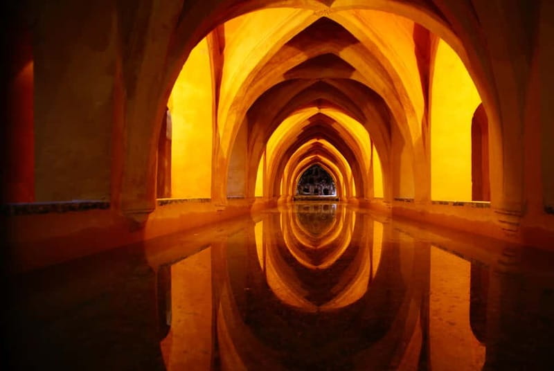 Alcazar & Cathedral of Seville Exclusive Group max. 9 guests - Who this tour suits best in Seville