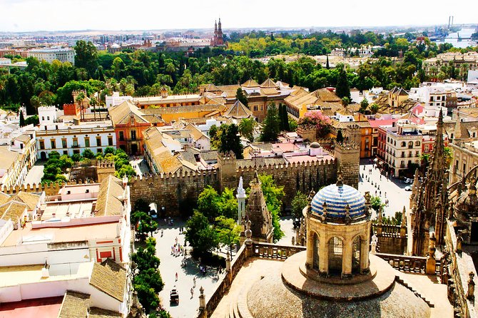 Alcazar & Cathedral of Seville Exclusive Group, max. 9 travelers - Jardines de los Reales Alcazares: the finishing walk where everything clicks