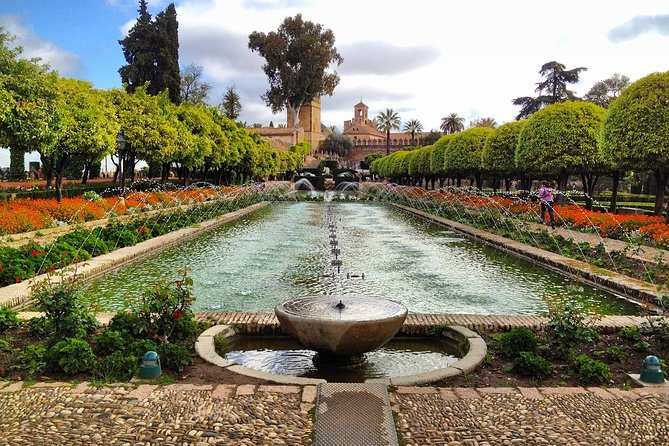Alcazar of Cordoba Small Group Tour with Skip the Line Ticket - What Makes the Official Guide Worth It