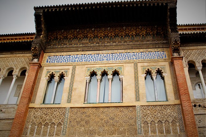 Alcazar of Seville Exclusive Group, max. 9 travelers - A smooth start at Plaza del Triunfo, with a very specific meeting point