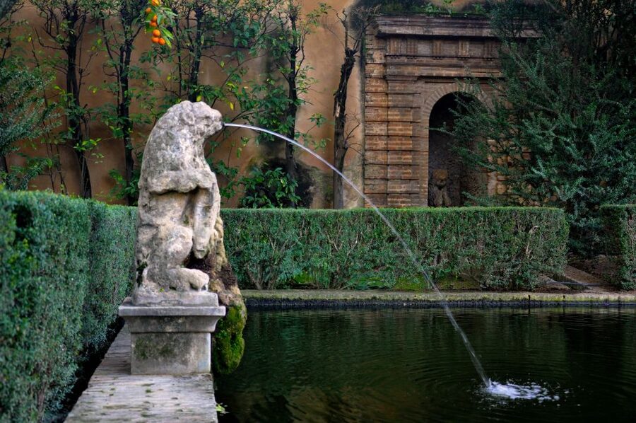 Alcázar of Seville Skip-the-Line Tickets and Guided Tour - Entering the Royal Alcázar fast, without missing your start time