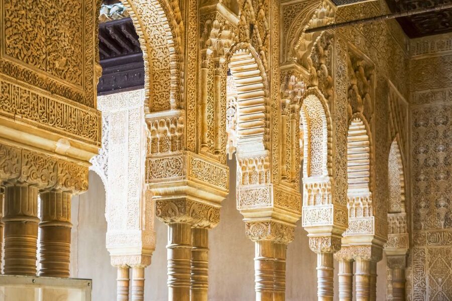 Alhambra and Albaicín Full-Day Private Tour from Seville - Price and Value: What You Get for About $548 Per Person