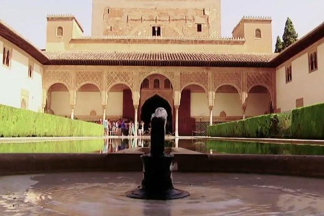 Alhambra Guided Tour & Albaicin Tour from Seville - Generalife and Alcazaba: Fast Stops With Big Meaning