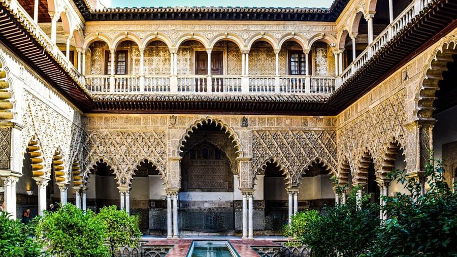 Best of Seville: Private Walking Tour with Local - The guide experience: resident locals like Pedro and Cristina