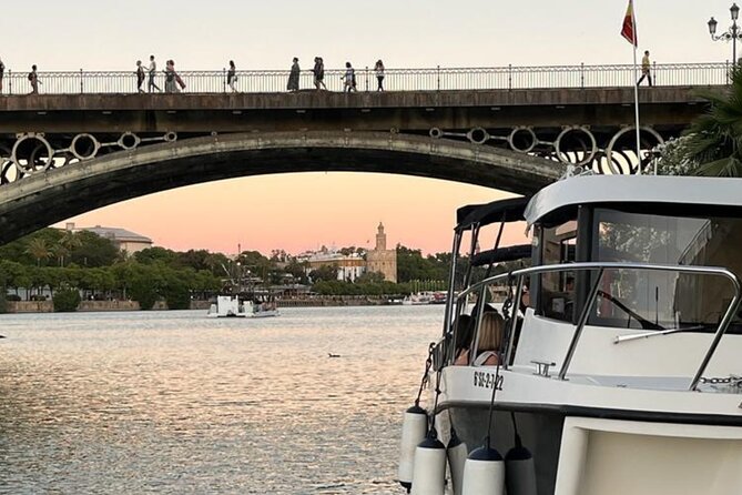 Boat Trip "Los Rincones del Guadalquivir" - Puente de Isabel II, Puente de Triana: A Planned Photo Stop