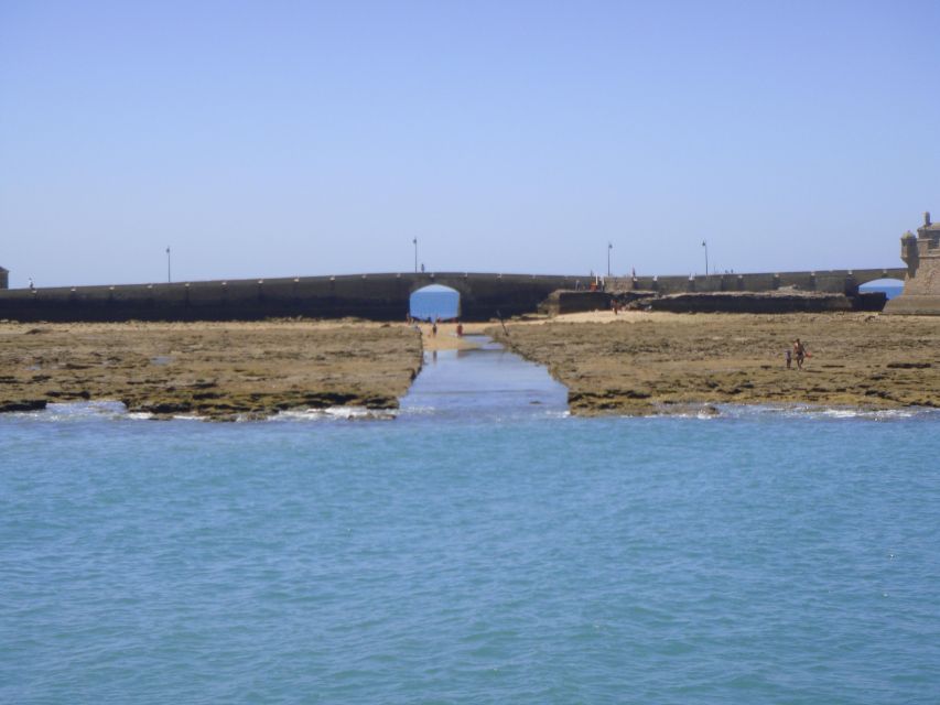 Cádiz: Bay of Cádiz Catamaran Tour with Host - When the weather shifts: the southern route via San Antonio and Matagorda