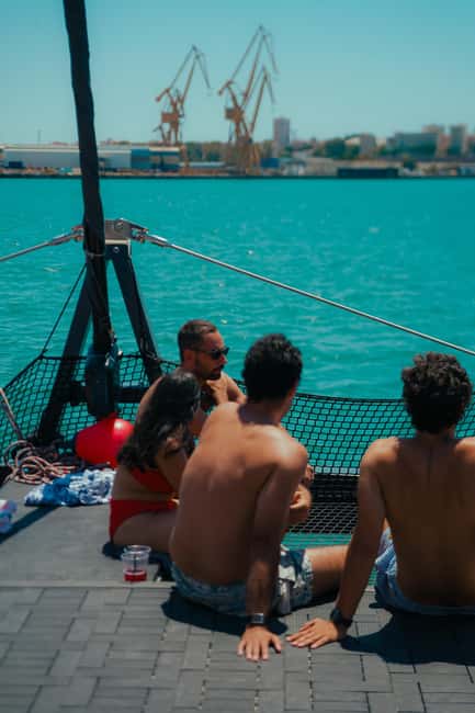Cadiz capital:Catamarán Experience paseo con baño y almuerzo - Who should book this catamaran, and who might skip it