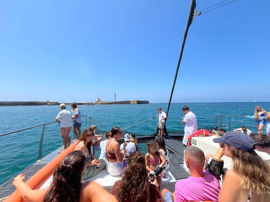Cadiz capital:Catamarán Experience paseo con baño y almuerzo - Why this Cadiz Bay catamaran feels like better value than a standard boat trip