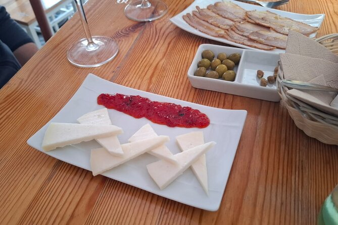 Cadiz Food Tour: Tapas, Drinks and Delights with a Local - What You’ll Eat: From Fried Fish to Papas Aliñás and Polvorón