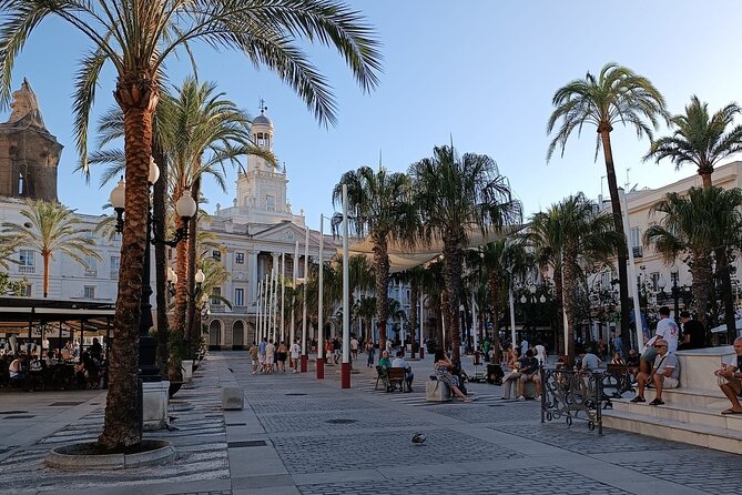 Cadiz Food Tour: Tapas, Drinks and Delights with a Local - Starting Near Cádiz City Hall: Sights That Set the Table