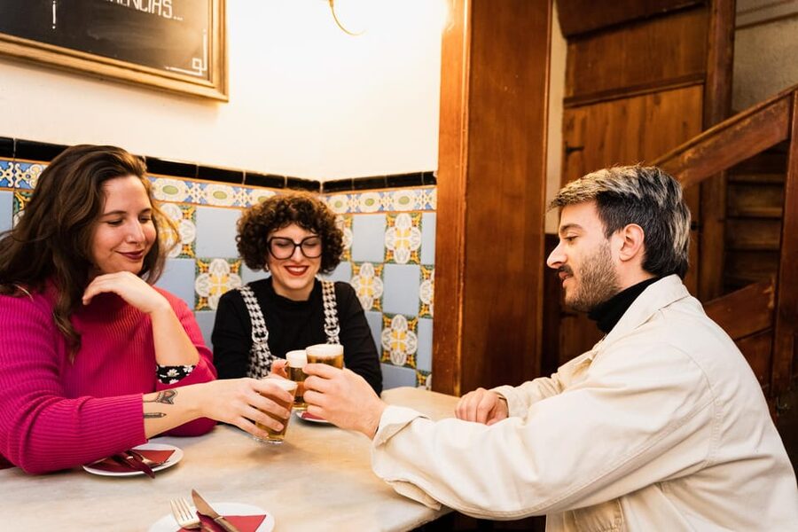 Cadiz Food Tour with Tapas & Drinks with a Local - Starting at Cadiz City Hall and how the 3.5 hours move