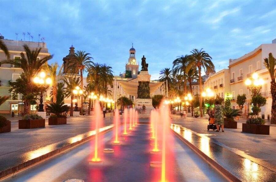 Cadiz: Medieval Tour - The Pópulo quarter: where the Romans left their footprint