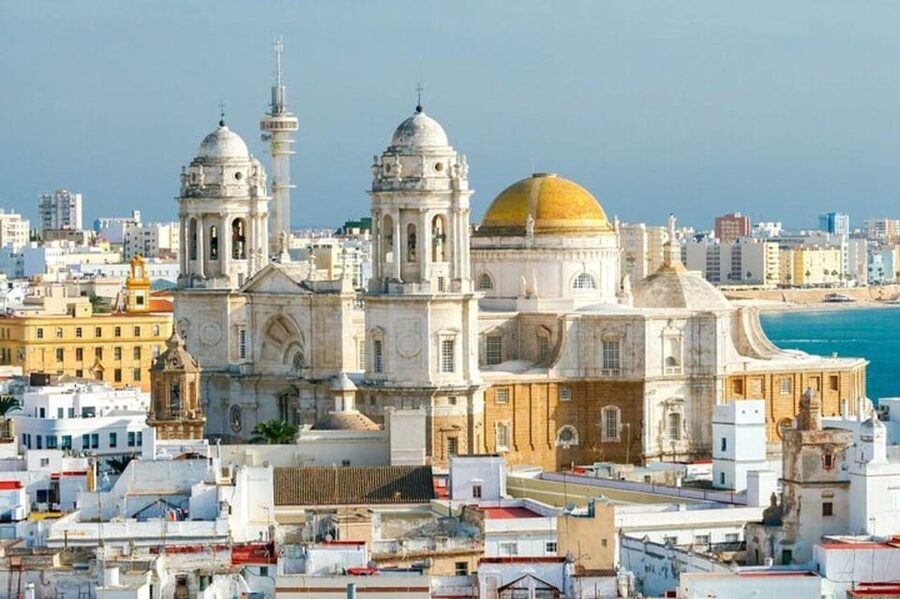 Cadiz: Must-See Highlights Walking Tour - Starting point and how the walk usually feels in 2 hours
