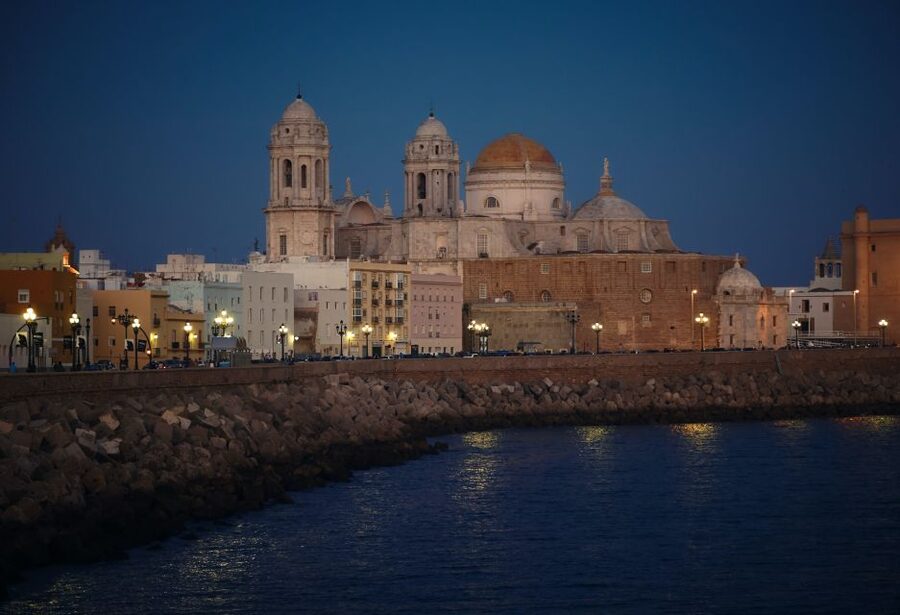 Cadiz: Private Tour with a Local - Walking Cadiz with built-in navigation tips