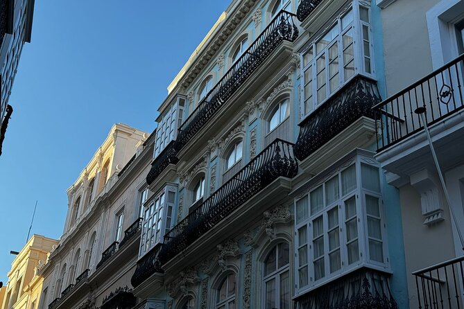 Cadiz to Vista de Gaviota : visit the Tavira Tower and Camera Obscura - Plaza de Las Flores: the quick square stop that keeps you grounded