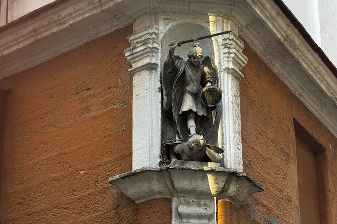 Cadiz to Vista de Gaviota : visit the Tavira Tower and Camera Obscura - Plaza del Palillero: how Cadiz became a trade crossroads