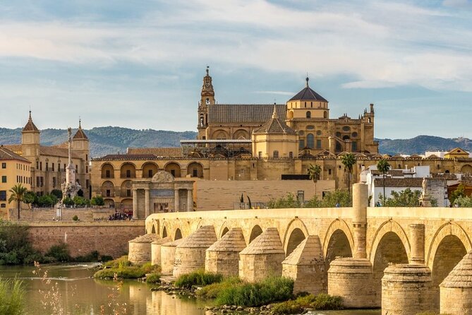 City of Caliphs: A Self-Guided Walking Tour of Córdoba’s History - Cordoban patios and Calleja de las Flores: slow down for color and scent