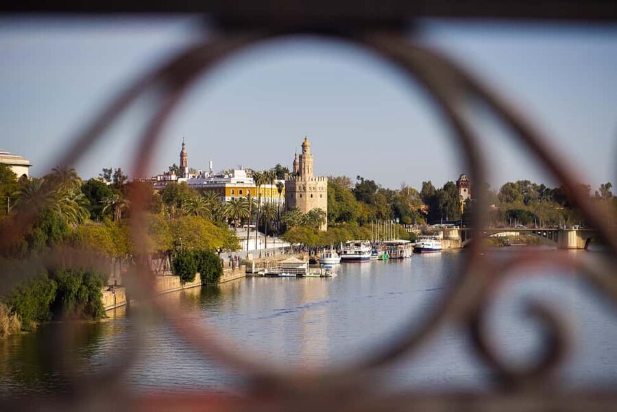 Complete Triana Tour "Corrales included". - San Ana Ceramics Factory: Craft Tradition You Can Still See