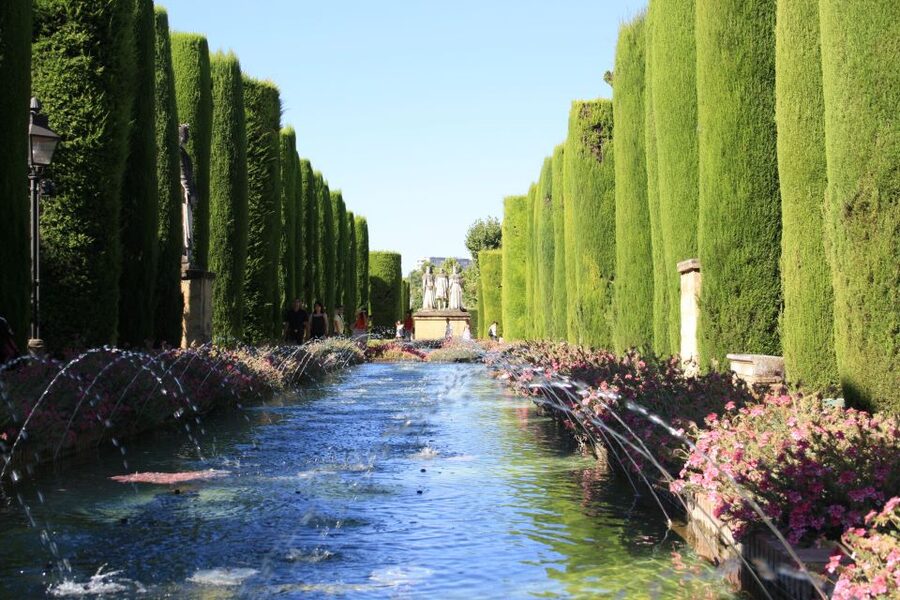 Córdoba: Alcázar and Jewish Quarter 2-Hour Guided Tour - Starting at Averroes, Then Letting the Jewish Quarter Lead
