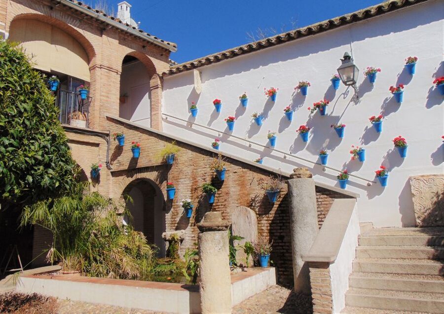 Córdoba: Alcázar and Jewish Quarter 2-Hour Guided Tour - Price and Queue-Skipping: What $27 Buys You in Real Terms