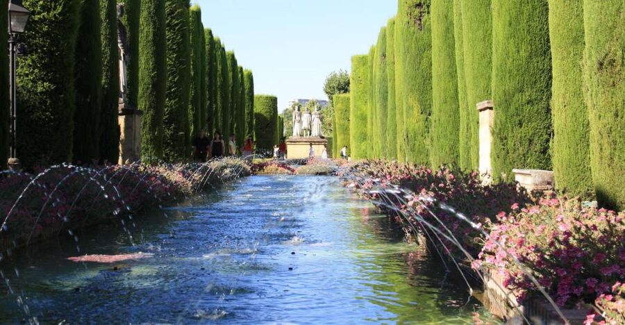 Córdoba: Alcázar and Jewish Quarter 2-Hour Guided Tour - Street Names You Can Actually Follow: Flowers, Bonfires, Artisans, and Souks