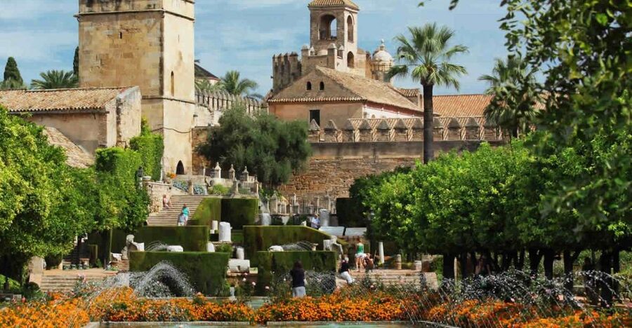 Cordoba: Alcazar of The Christian Monarchs Tickets and Tour - The Meeting Point: Red Umbrella, Main Gate, No Second Chances