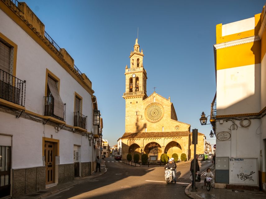 Córdoba: City Sightseeing Hop-On Hop-Off Bus Tour - Red Line highlights: from river views to the Roman bridge zone