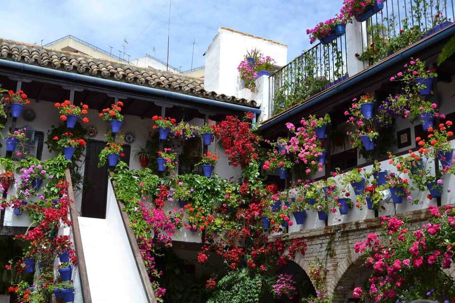 Cordoba Courtyards by Bike, Electric Bike - The ride through Cordoba: how the route changes what you notice