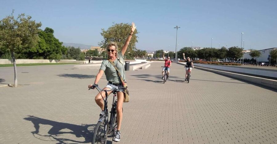 Córdoba Daily Highlights Bike Tour - Corredera Square to the Roman Bridge Views: The Route’s Big Moments
