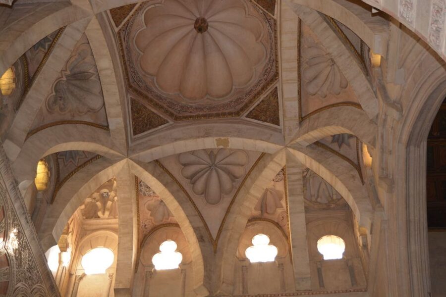 Cordoba: Early Bird Private Tour of the Mosque-Cathedral - Languages, Guides, and Why the Human Factor Matters