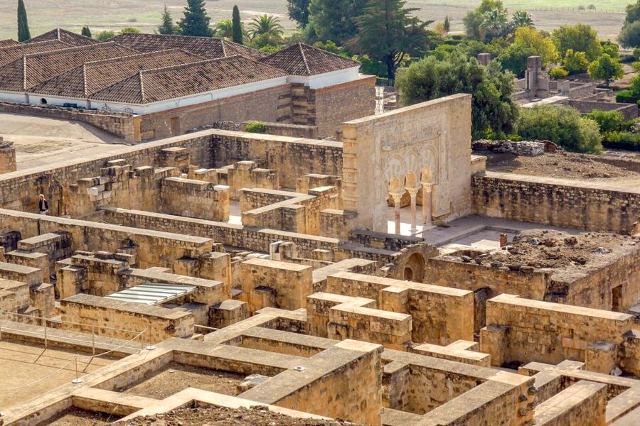 Córdoba: Guided Tour of Azahara Medina - Heat and comfort: how to make the outdoor ruins work for you