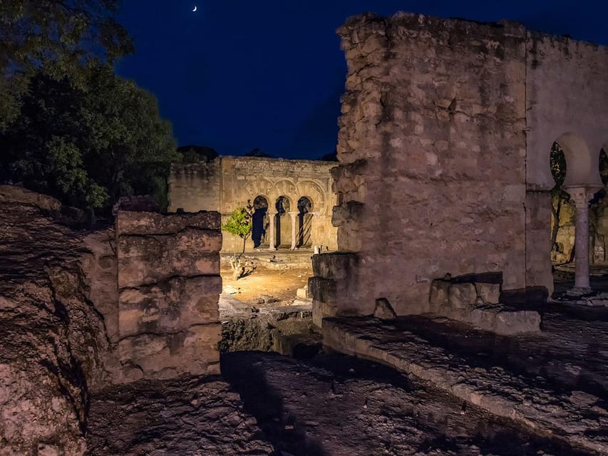 Cordoba: Guided Tour of Medina Azahara at Night - Architecture lessons you can actually use while walking