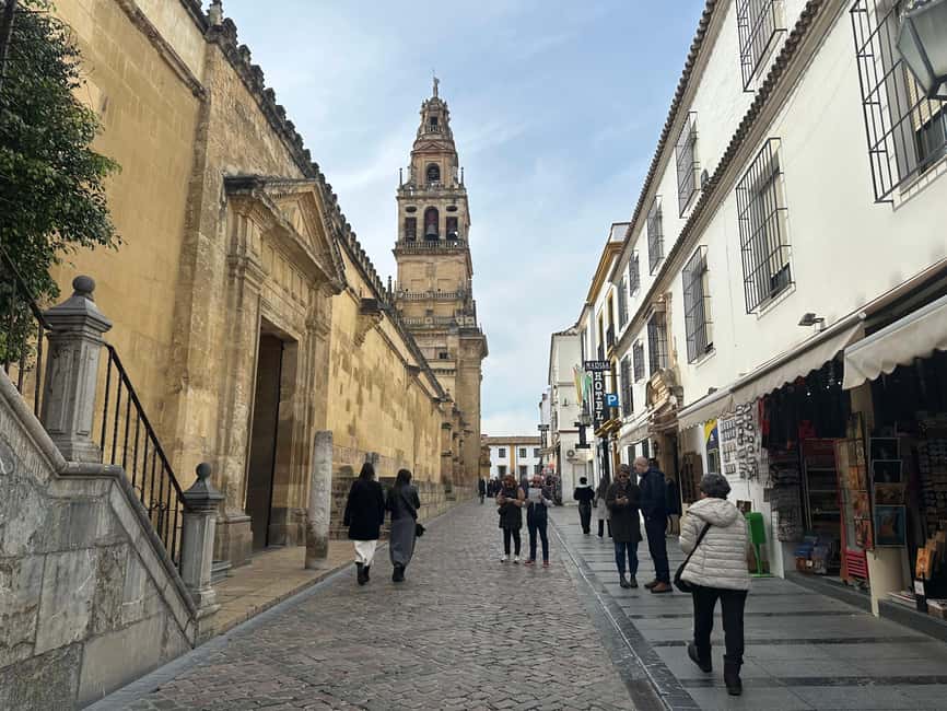 CORDOBA: GUIDED TOUR OF THE MOSQUE-CATHEDRAL OF CORDOBA WITHOUT QUEUES SPANISH - Why this tour begins in the Patio de los Naranjos (and not inside the crowd)