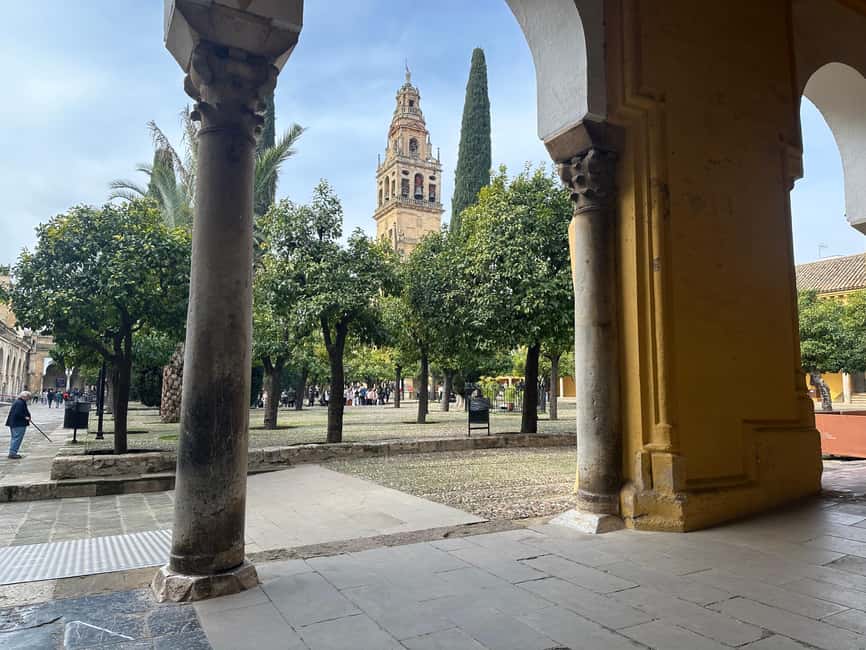 CORDOBA: GUIDED TOUR OF THE MOSQUE-CATHEDRAL OF CORDOBA WITHOUT QUEUES SPANISH - Abderraman I and successors: the story behind the columns