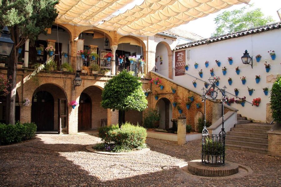 Córdoba Guided Tour of the Mosque, Jewish Quarter & Alcazar - Stop 1: Córdoba Synagogue, a short visit with big context