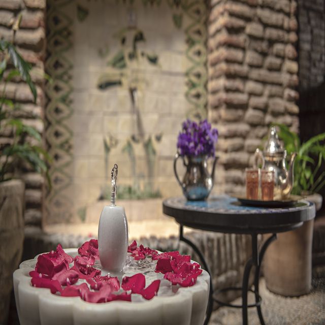 Córdoba: Hammam Al Ándalus Entry Ticket w/Optional Massage - Staff and Service Style: Clear Guidance, Then Quiet Time