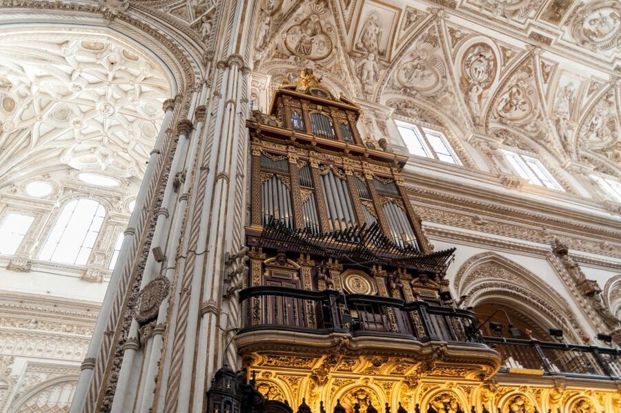 Cordoba: Jewish Quarter and Mosque-Cathedral Guided Tour - Starting at Plaza Campo Santo de los Mártires or Monumento a Los Enamorados