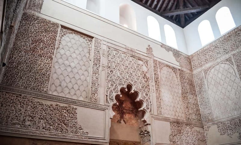 Córdoba: Jewish Quarter, Mosque, and Alcázar Tour - Pacing, audio headsets, and group logistics you can plan for