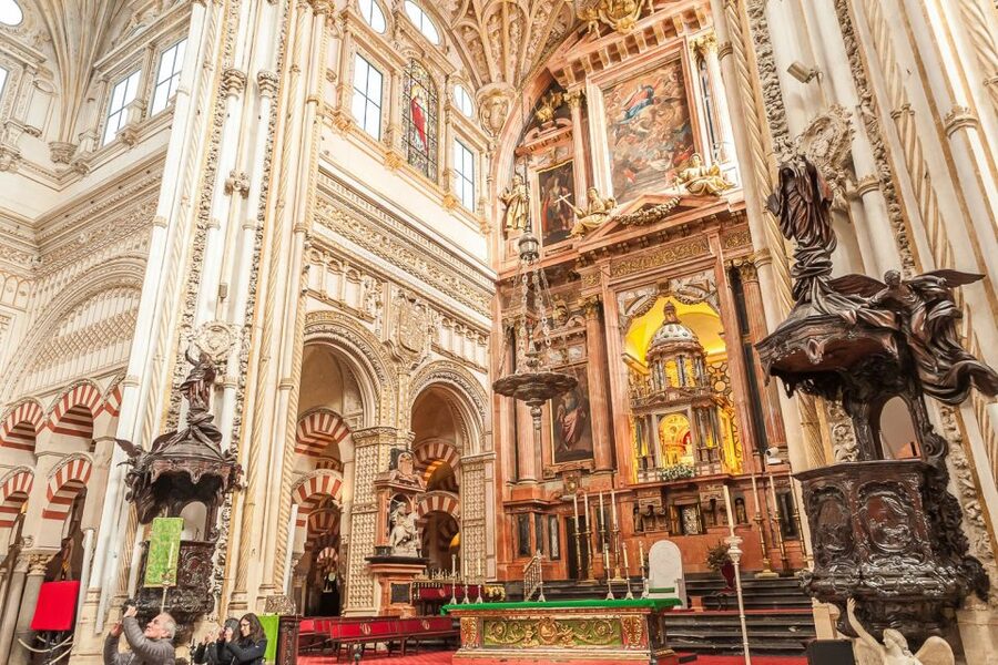 Cordoba: Monuments Walking Tour - Meeting at the Alcázar de los Reyes Cristianos: start where the story begins