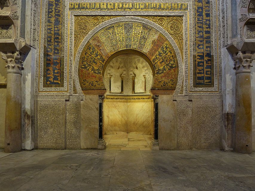Córdoba: Mosque and Alcazar Private Tour with tickets - Why this Mosque-Cathedral plus Alcazar combo makes sense