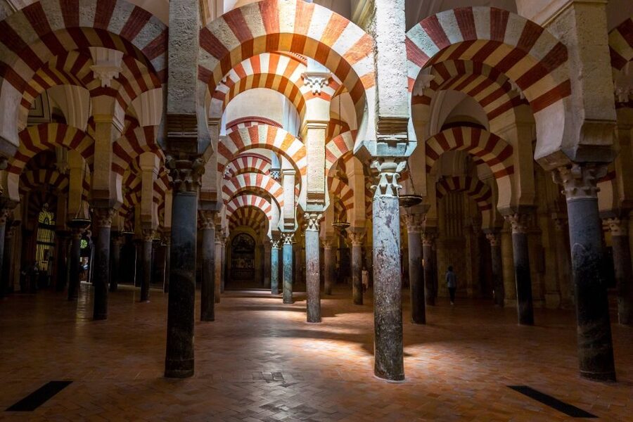 Córdoba: Mosque-Cathedral & Alcazar Guided Tour - Who this guided tour suits best