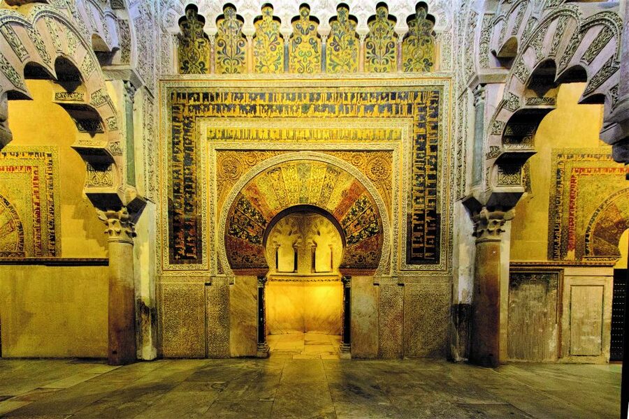 Córdoba: Mosque-Cathedral & Alcazar Guided Tour - Two monuments, one guided timeline in Córdoba