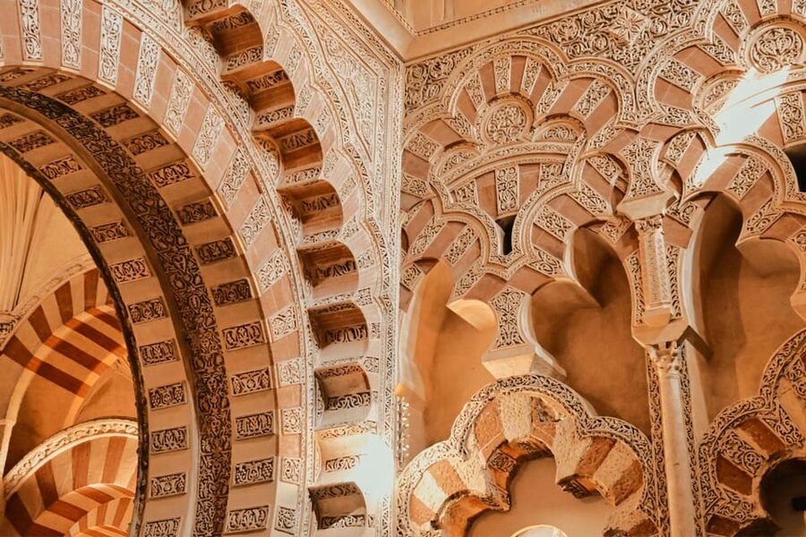 Cordoba: Mosque-Cathedral and Jewish Quarter Guided Tour - Starting at Plaza del Triunfo: a half-day that actually makes sense