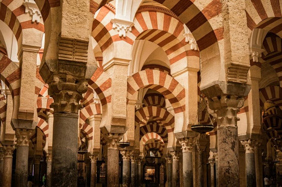 Cordoba: Mosque-Cathedral and Jewish Quarter Guided Tour - Mosque-Cathedral of Cordoba: how the guide helps you see more than photos