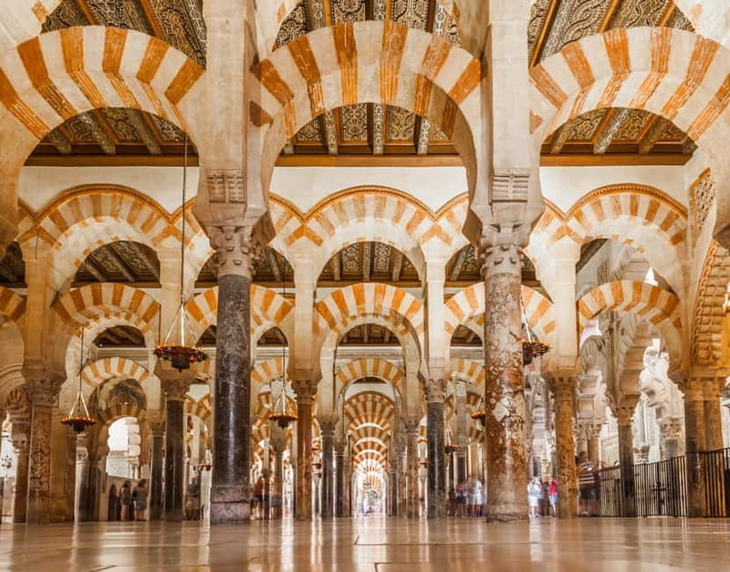 Córdoba: Mosque-Cathedral, Jewish Quarter and Alcázar Tour - Alcázar to Mosque-Cathedral: how the pacing stays worth it